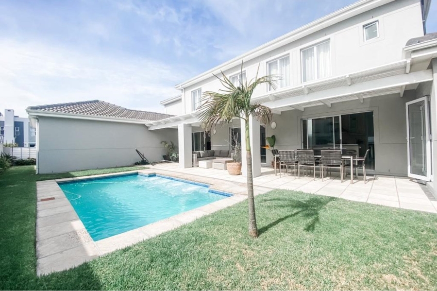 To Let 4 Bedroom Property for Rent in Parklands North Western Cape